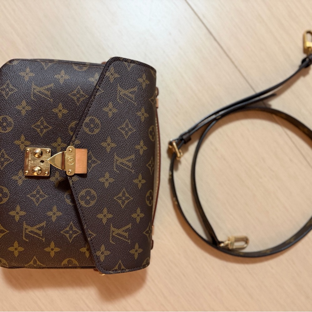 AUTHENTIC Louis Vuitton Monogram Pochette Metis Bag - Picture 8 of 15